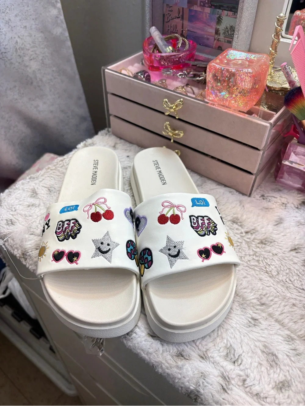 Girls Steve Madden Graphic Slides